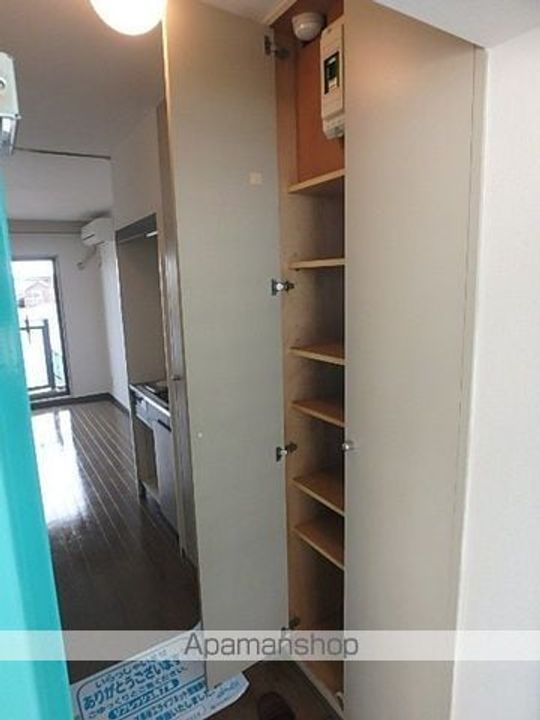 エルハイツ成増W棟の玄関