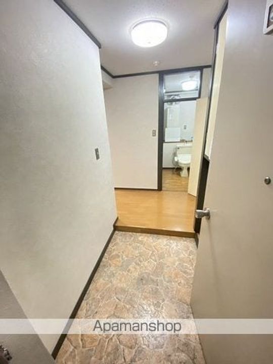 メゾン鷹匠202の玄関