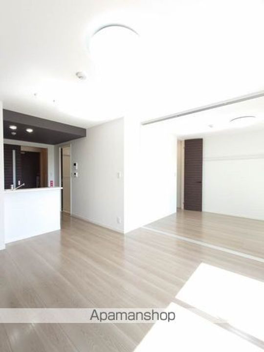ベレオ新屋敷の居間