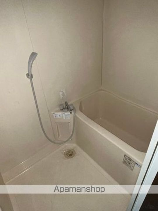 ホワイトキャッスル遠見塚9番館の風呂