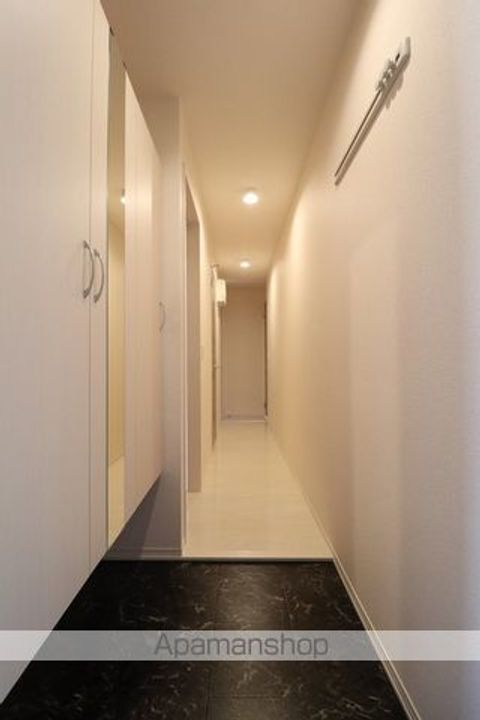 新潟県上越市東本町2丁目の賃貸アパートの玄関