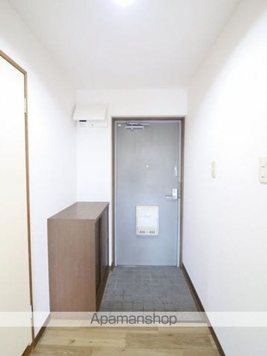 福島県郡山市山根町の賃貸マンションの玄関