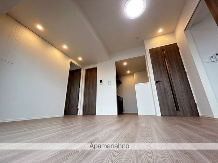 東京都杉並区高円寺南4丁目の賃貸マンションの居間