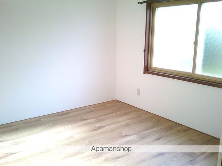 青森県八戸市長根1丁目の賃貸アパート3の内装