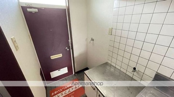 ハイツサンフラワー富岡の玄関