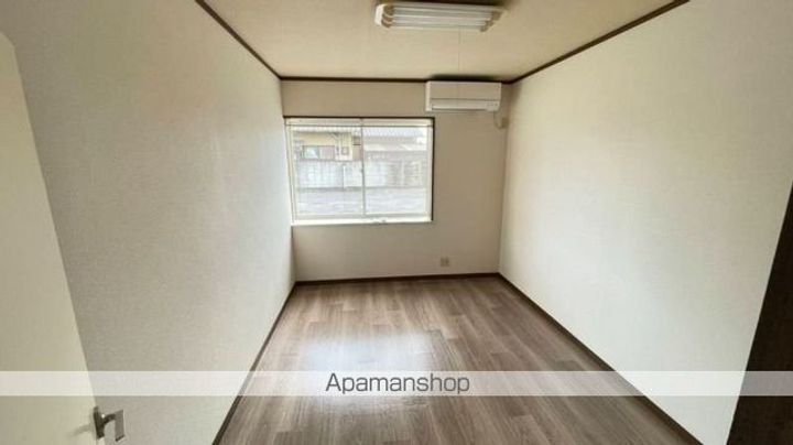 ハイツサンフラワー富岡の居間