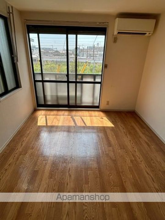 アルテール幕張の居間