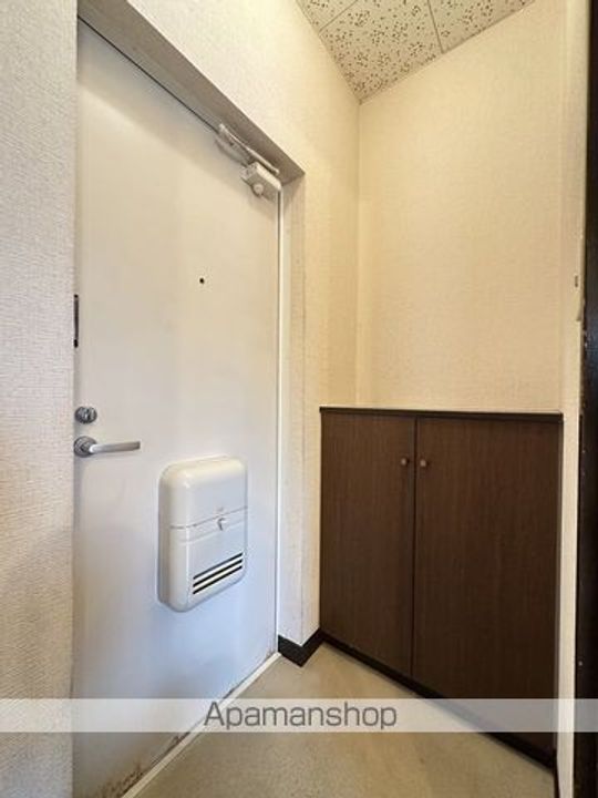 ヴィラコート美原202の玄関