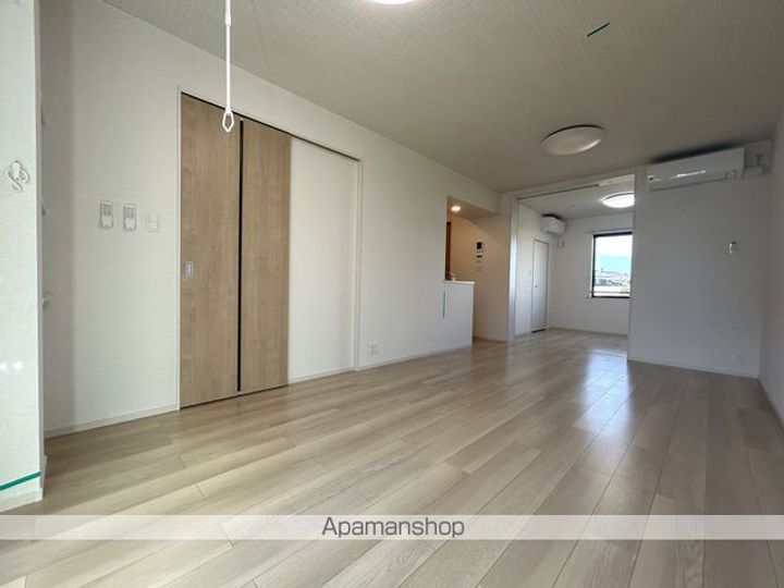 オリーブ羽倉崎 A棟の内装