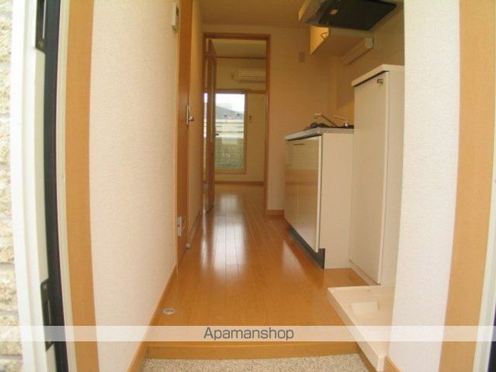 千葉県浦安市富士見2丁目の賃貸アパートの玄関