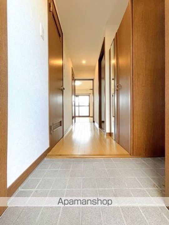 リヴェール河野205の玄関