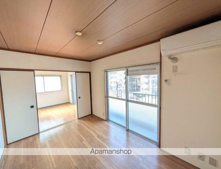 YKビル305の居間