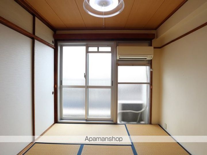 不二ビル503の居間