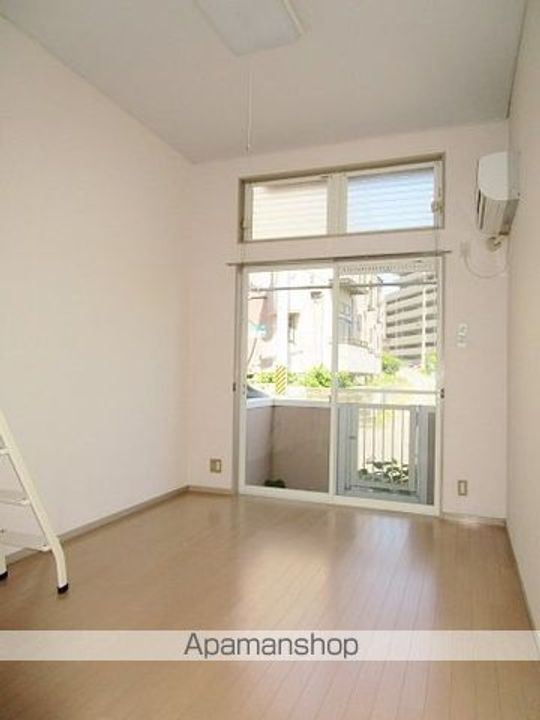 リバサイド青葉201の居間