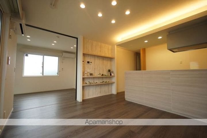 ルサンティエ荒子Aの居間