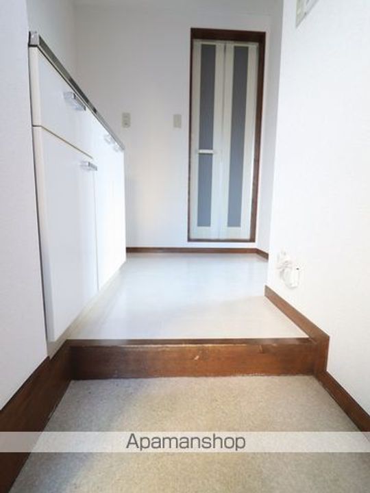 福島県郡山市開成2丁目の賃貸アパートの玄関