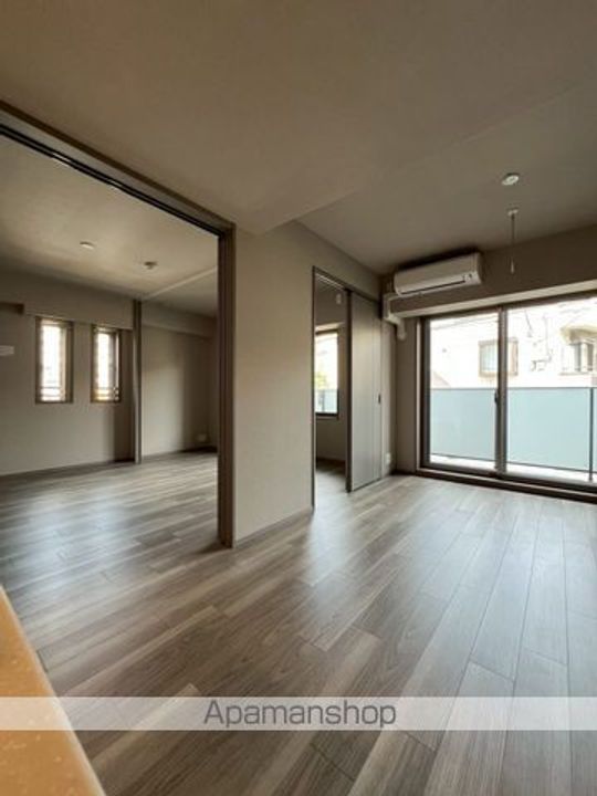 東京都練馬区豊玉上1丁目の賃貸マンションの居間