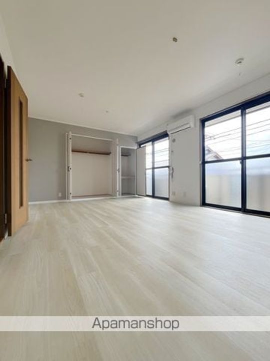 ラ・カンパーニュオオモリB202の居間