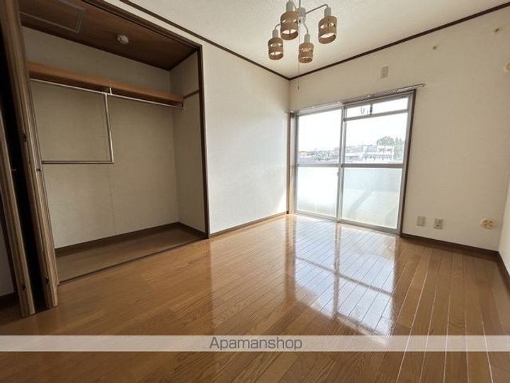 アーネストマンションの居間