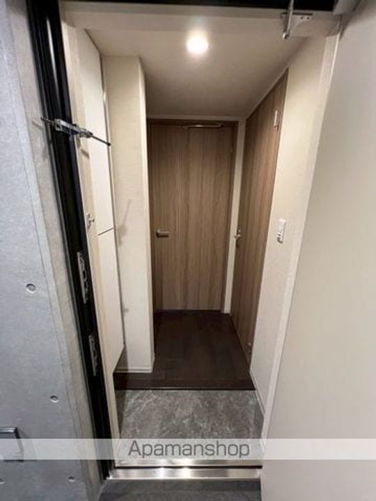 東京都中野区弥生町1丁目の賃貸マンションの玄関