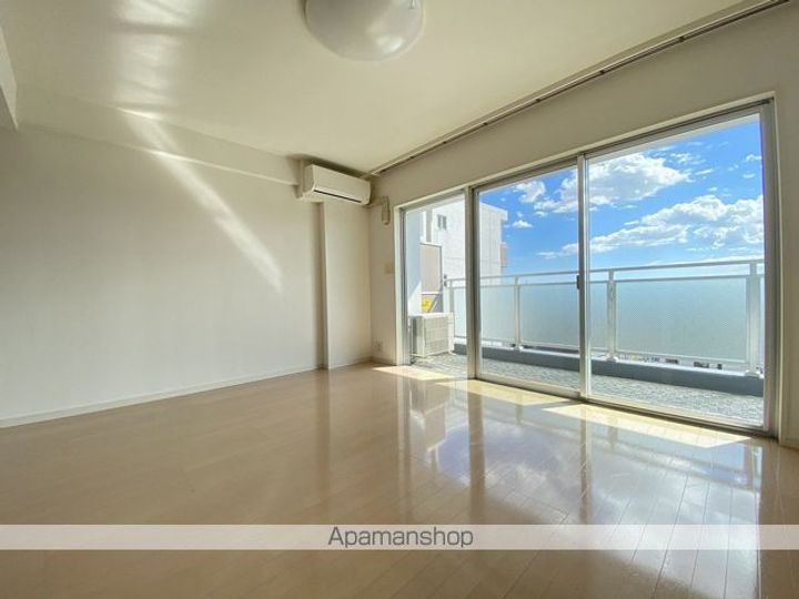 MFPRコート宮町の居間