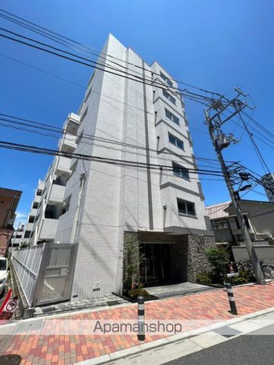 東京都新宿区北新宿2丁目の賃貸マンションの外観