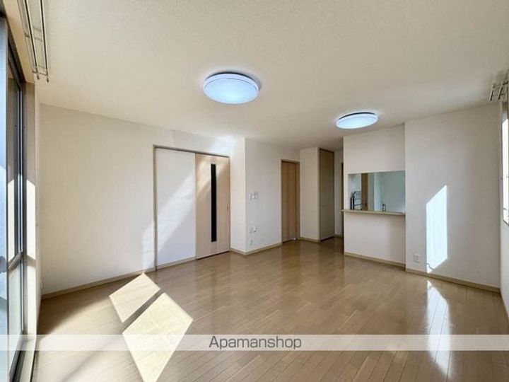 シャン・プランタンの居間