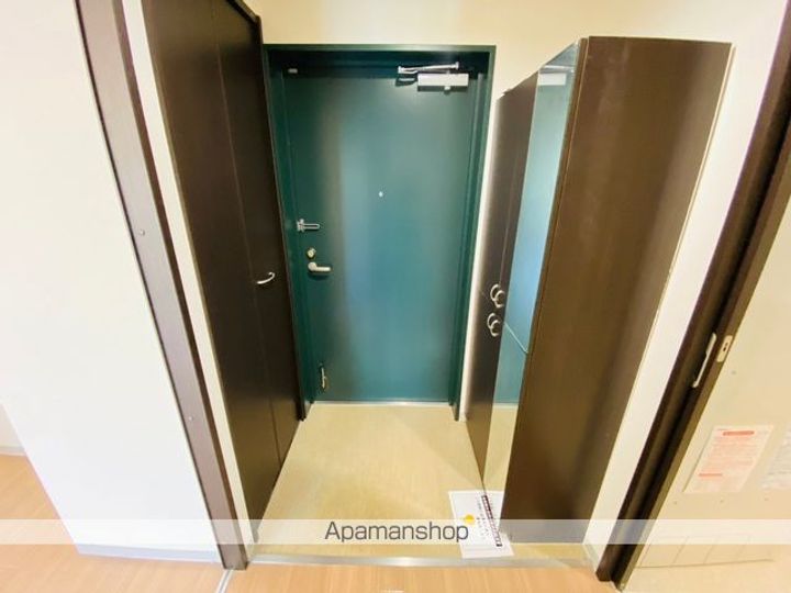 クレールマンション湯川301の玄関