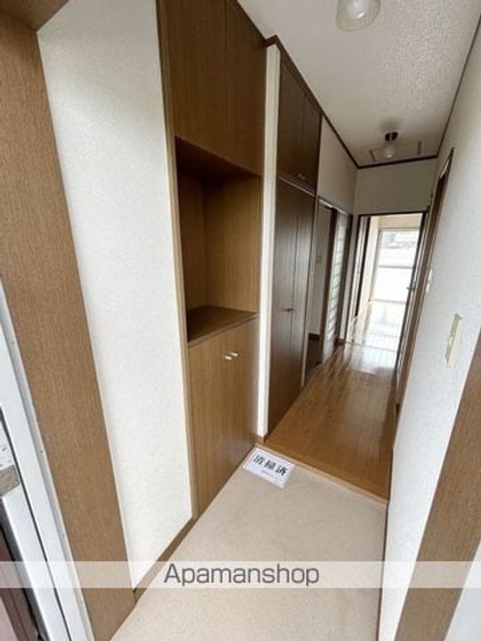 アーネストマンションの玄関