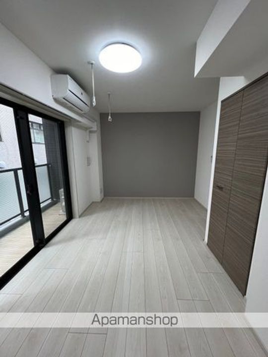 東京都新宿区西新宿8丁目の賃貸マンションの内装