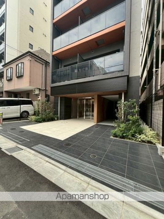 東京都新宿区北新宿4丁目の賃貸マンションの外観