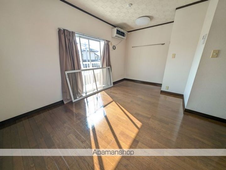 ハイツマロンフィールド A棟201の居間