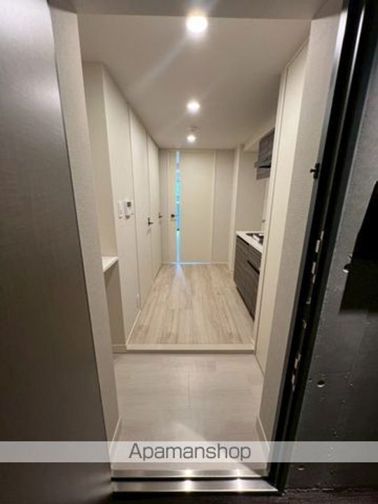 東京都中野区弥生町5丁目の賃貸マンションの玄関