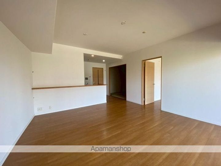 アイランドシティインフィニガーデン イースト棟の居間