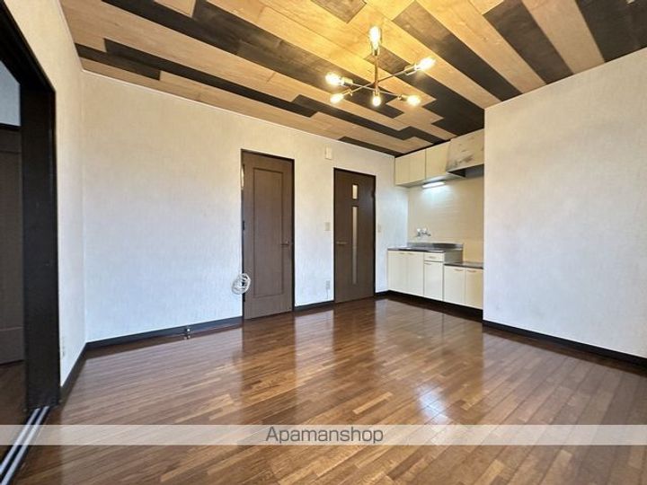 ヴィラコート美原202の内装