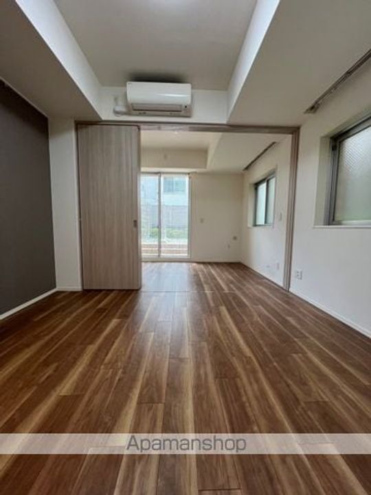 東京都中野区白鷺1丁目の賃貸マンションの居間