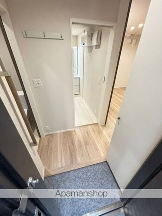 GLOW RESIDENCEの玄関