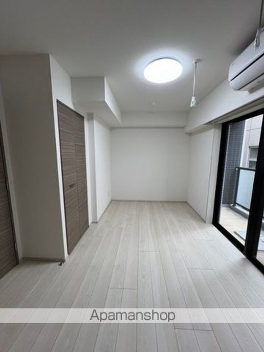 東京都新宿区西新宿8丁目の賃貸マンションの内装