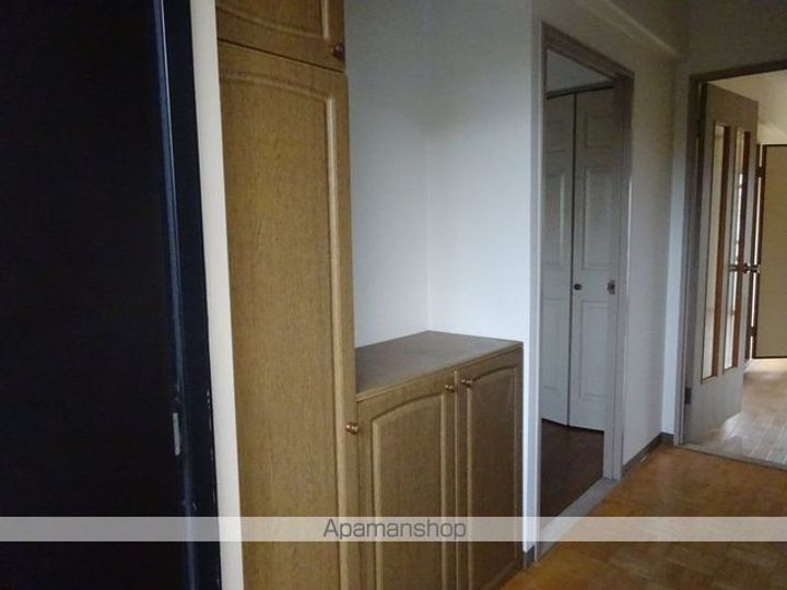 アーヴェイン古泉A棟103の玄関