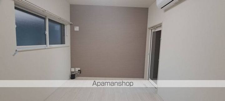 アイランドヴィラ箱崎の居間