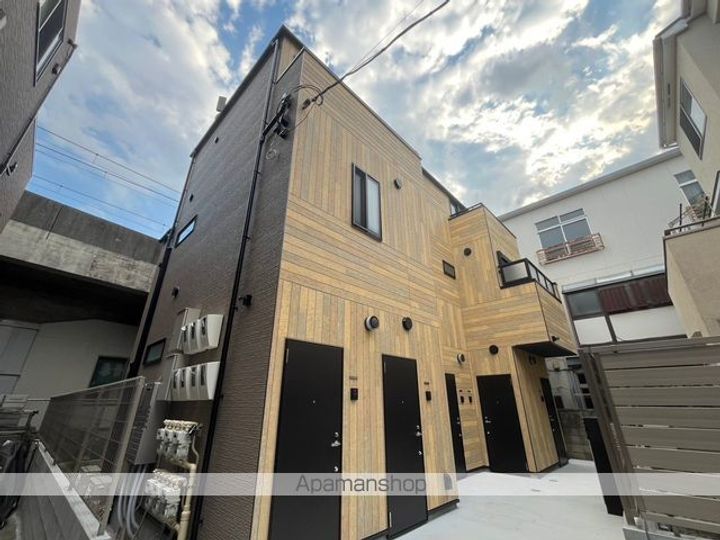 WOOD CREST AMANUMA RESIDENCEの外観