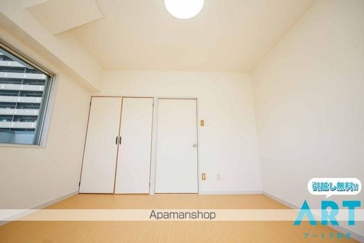 キャンパス中央の内装