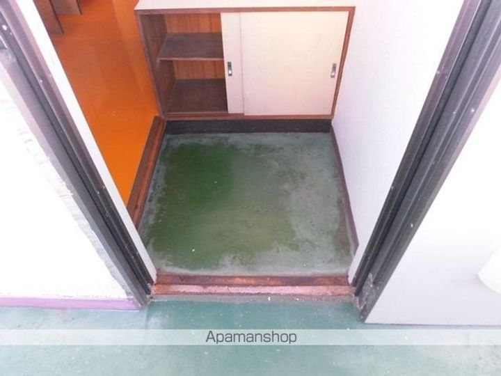 フラワーフィールドマンション218の玄関