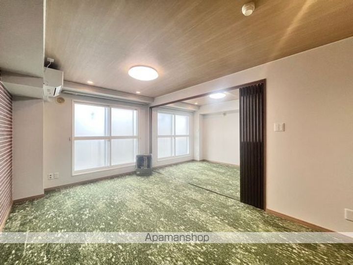 ピアコート21209の居間