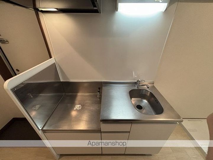 埼玉県八潮市大字大原の賃貸アパートのキッチン