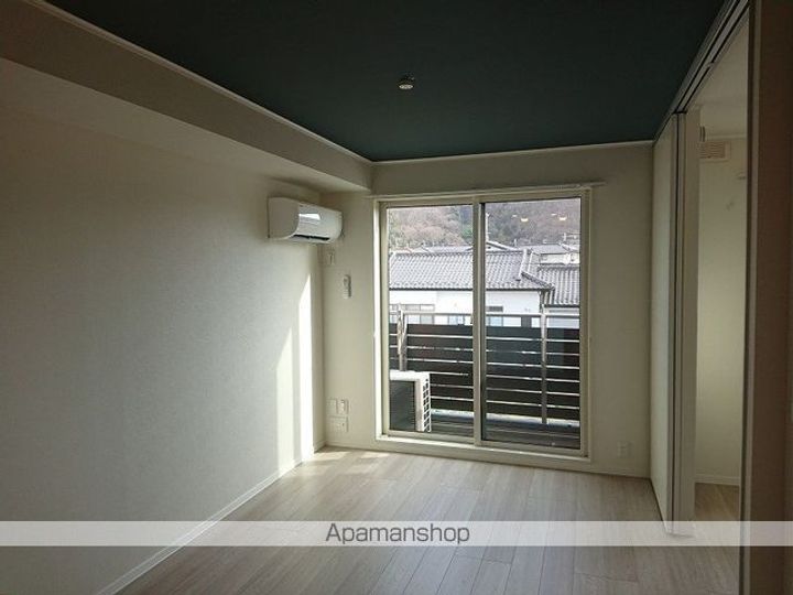 エターナル・ブライトの内装