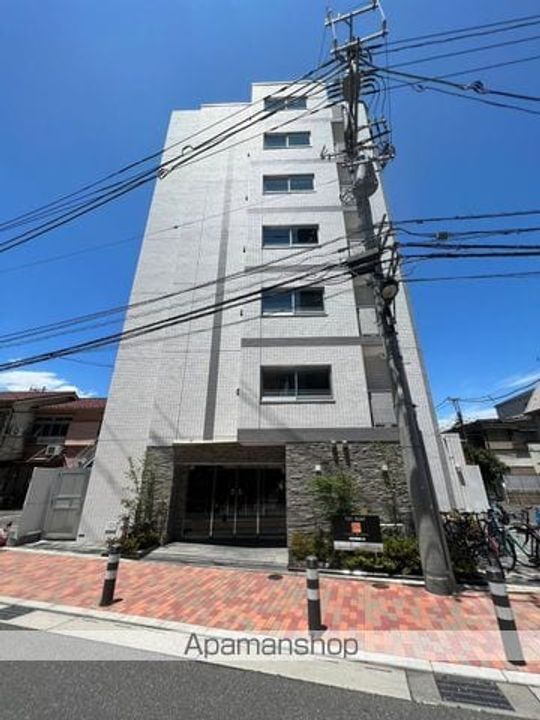 東京都新宿区北新宿2丁目の賃貸マンションの外観