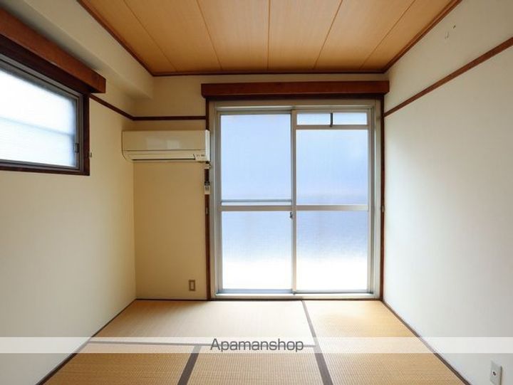 不二ビル205の居間