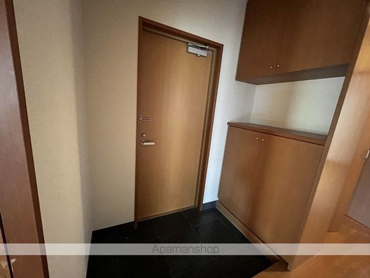 上幟町ハイム401の玄関