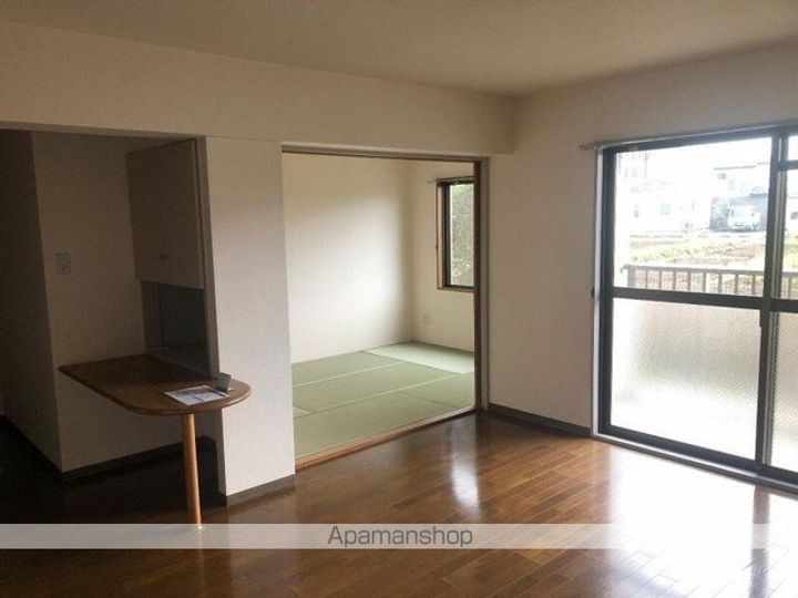 パティオス若葉の居間